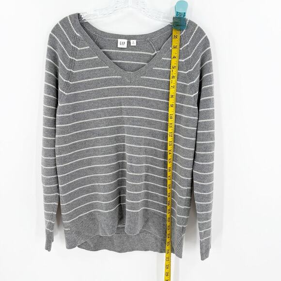 Gap Gray Striped Wool Blend V-Neck Pullover Sweater Women's Size Medium - Picture 6 of 8